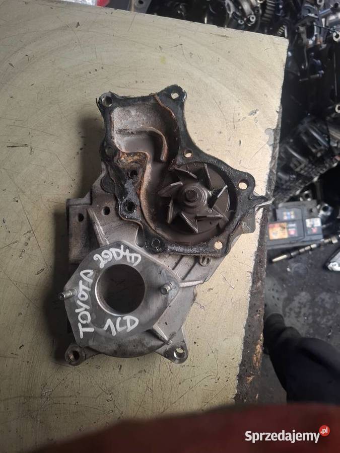 TOYOTA AVENSIS RAV 4 20 D4D pompa wody osobowe Kielce sprzedam