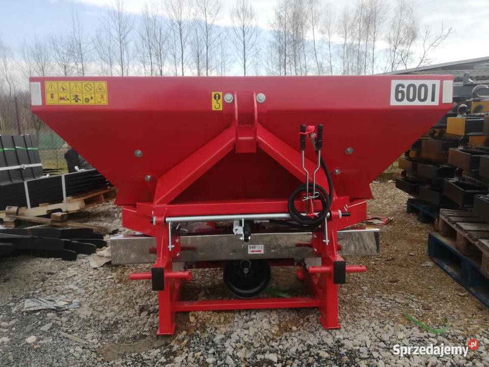 Rozsiewacz nawozu hydraulika STRUMYK TYTAN 0323 warmińsko-mazurskie Gietrzwałd
