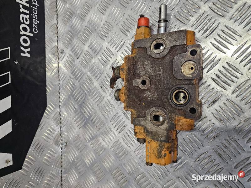 Sekcja rozdzielacza hydraulicznego Caterpillar pomorskie sprzedam