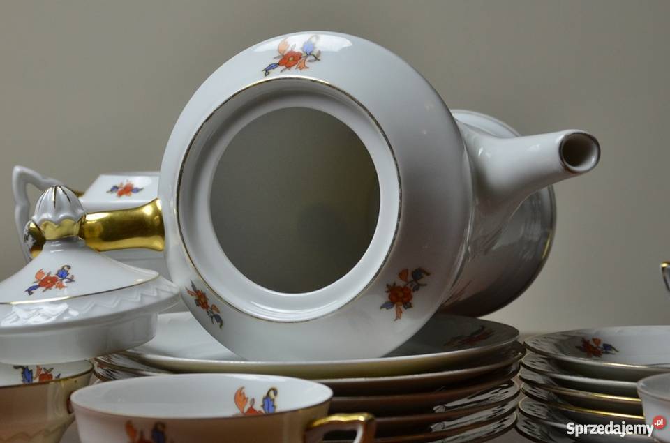 WIEKOWY SERWIS 6OSÓB ASTORIA SORAUŻARY Porcelana i szkło Legnica