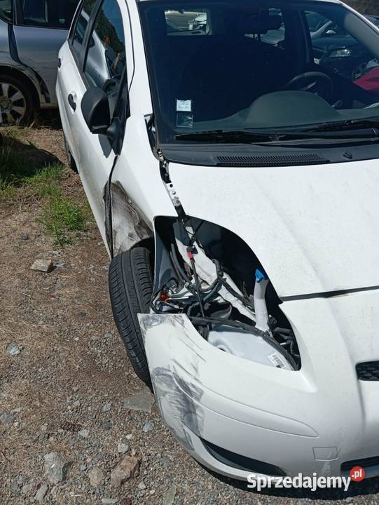 Toyota Yaris uszkodzony sprzedam