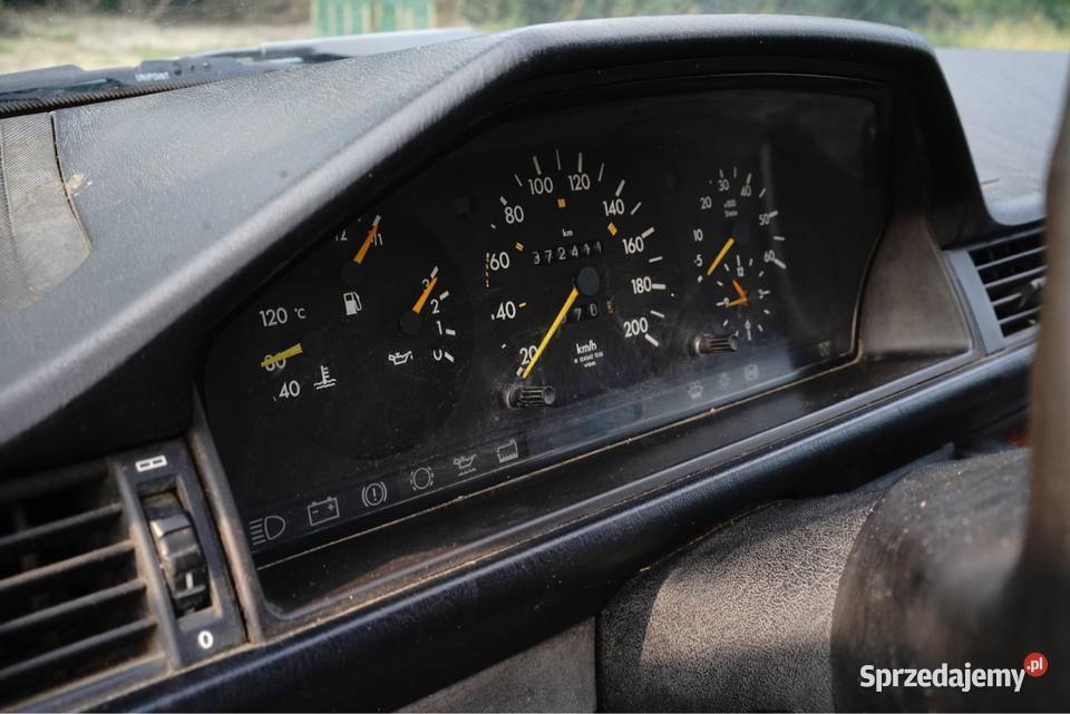 Mercedes w124 baleron 25 diesel 20 lat w jednych Kaczka sprzedam