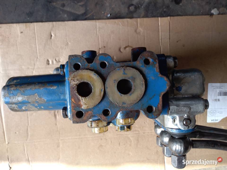 Rozdzielacz hydrauliczny 3 sekcje Ford holland Chmielnik