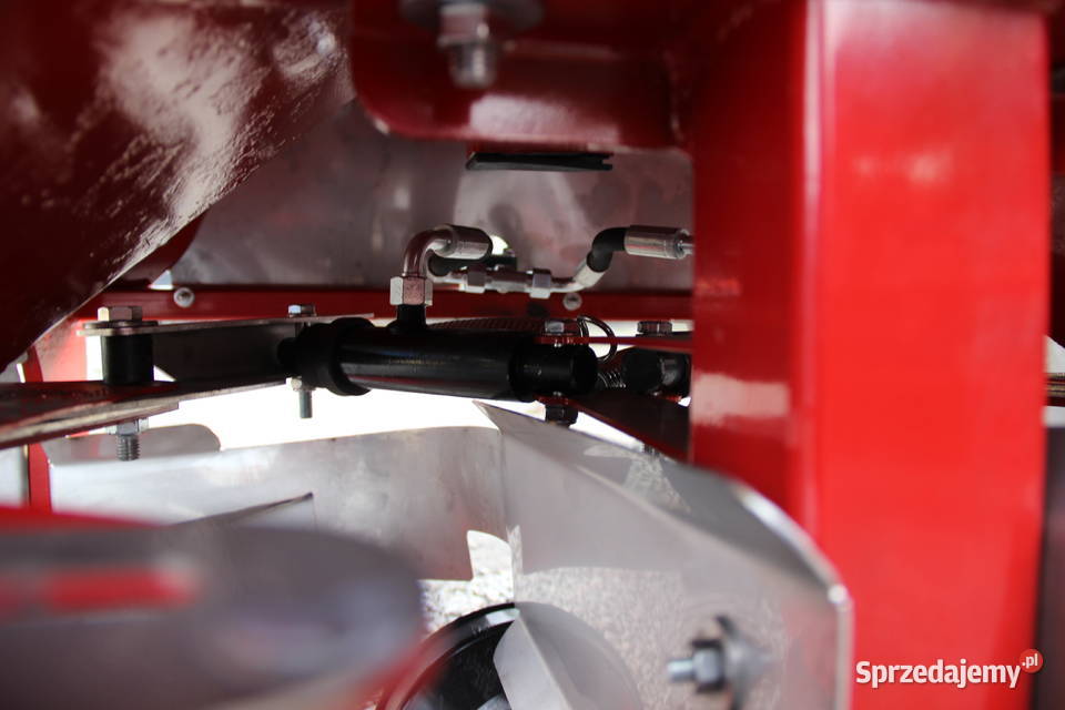 Rozsiewacz do nawozu dwutarczowy nowy model Rogóźno