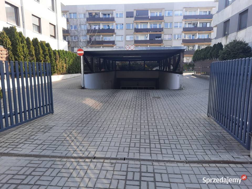 Miejsce postojowe w garażu komórka 12m2 Wynajem Opole