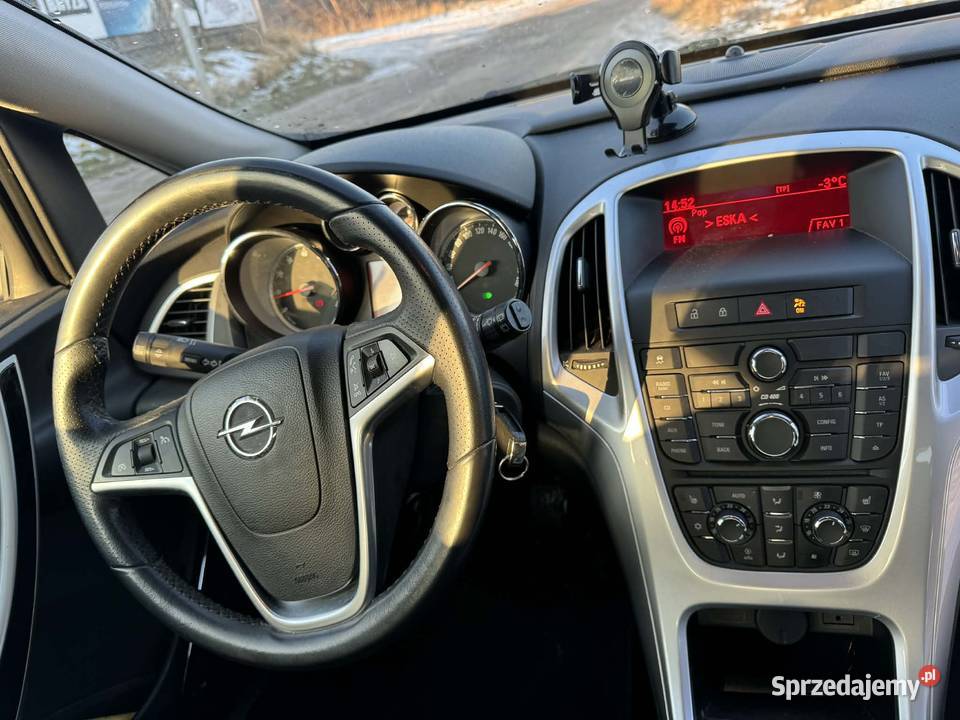 Opel Astra 14T 140 2010r Rok produkcji 2010 sprzedam