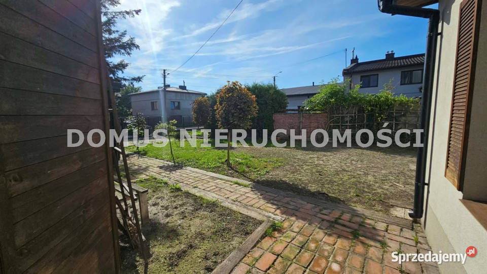Dom Brzeziny betonowe