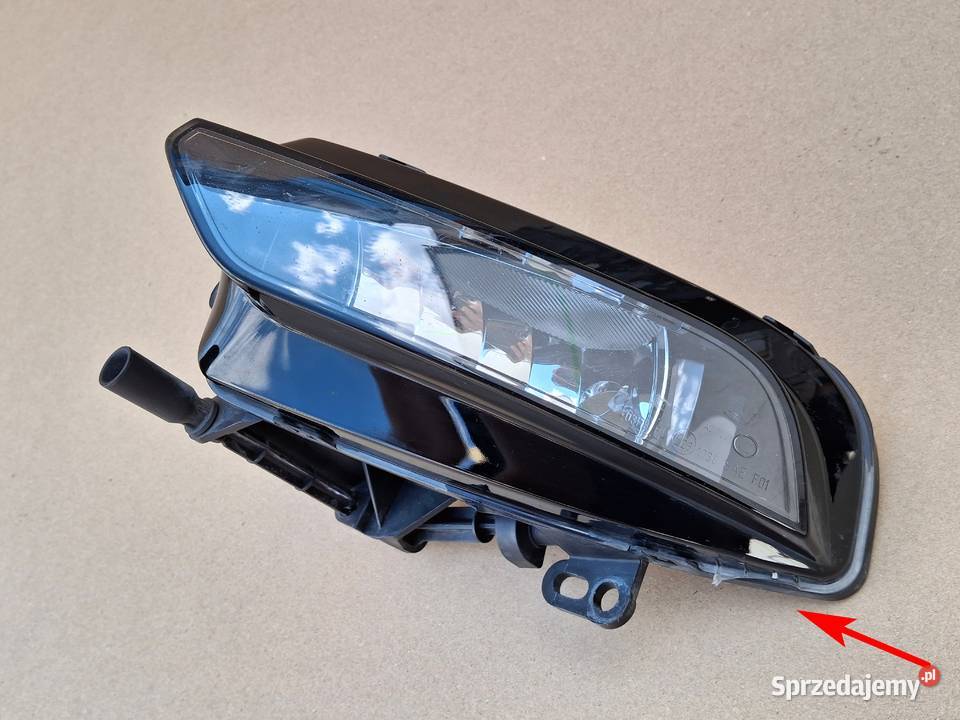 AUDI A3 8V HALOGEN LEWY LAMPA PRZECIWMGIELNA Bieleń