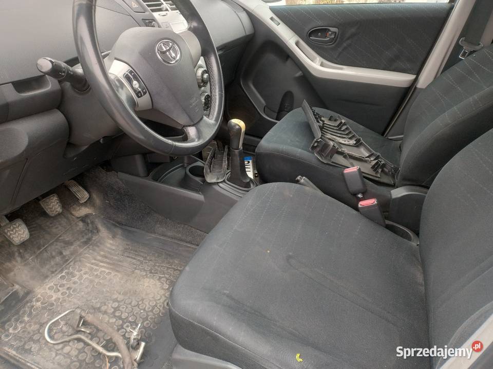 Środek Kpl Toyota Yaris II 5 Drzwi Wysyłka Elbląg