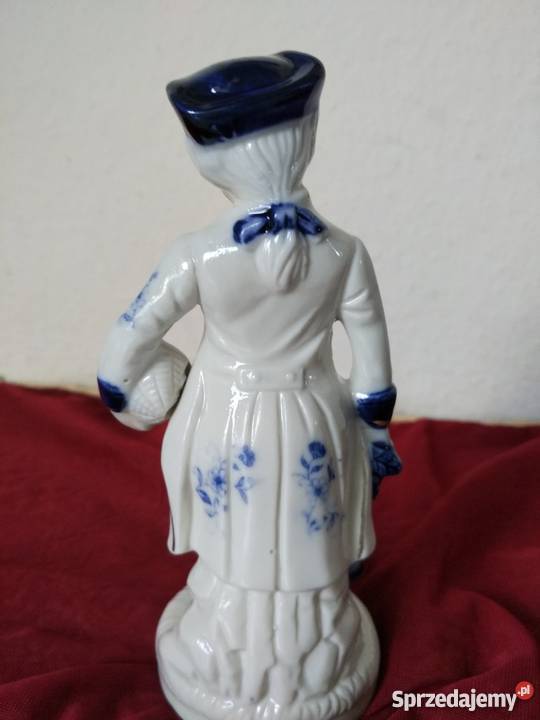 Figurka z porcelany Młodzieniec z winogronami Ropa