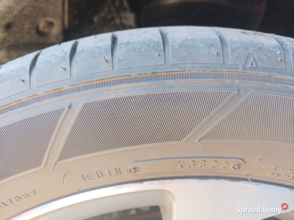 Opona z 22 22550r18 Dunlop Sport salonowe toyoty 50 Brudzeń Duży