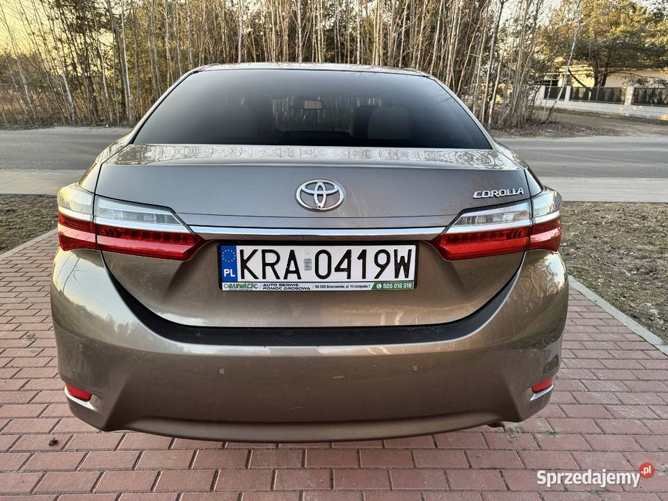 Toyota Corolla 16 benzyna salon jasne wnętrze czujnik zmierzchu