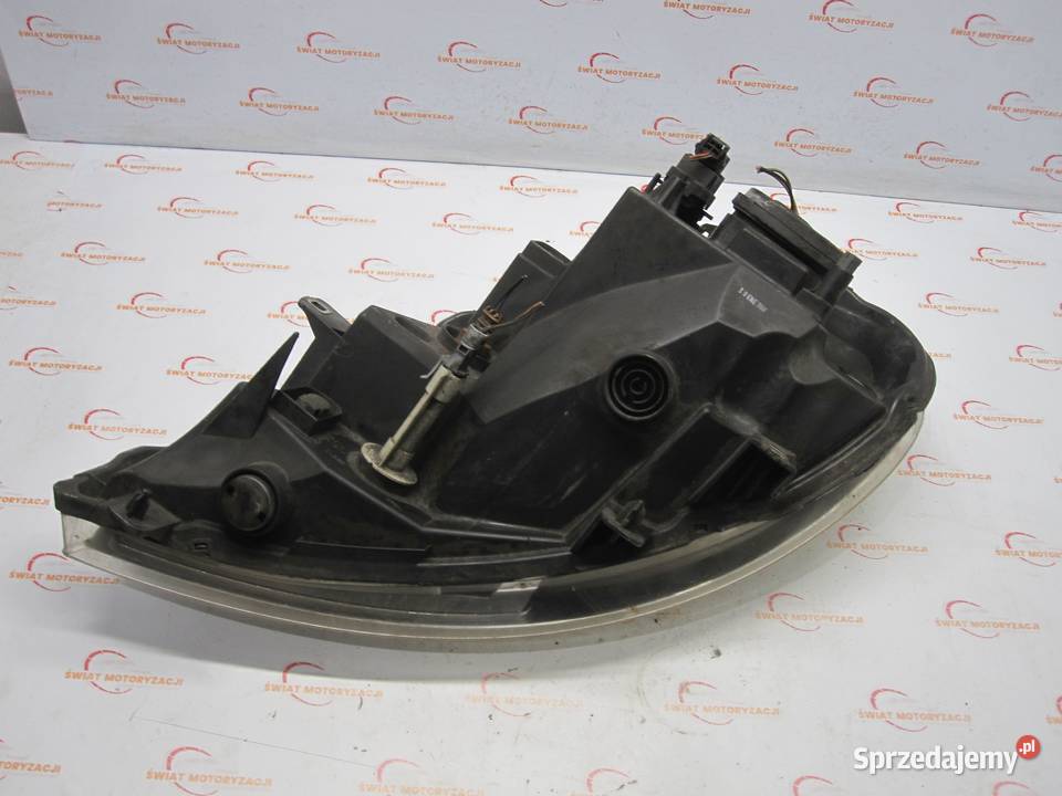 RENAULT TRAFIC II LIFT 08r lampa prawa przód Kielce