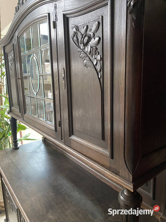 Cudowny kredens antyczny