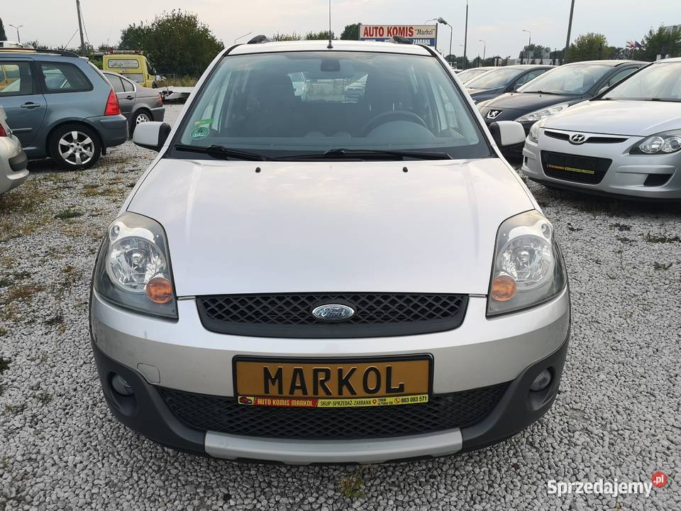 KOMIS MARKOL ZAPRASZA FORD FIESTA CROSS LIFT