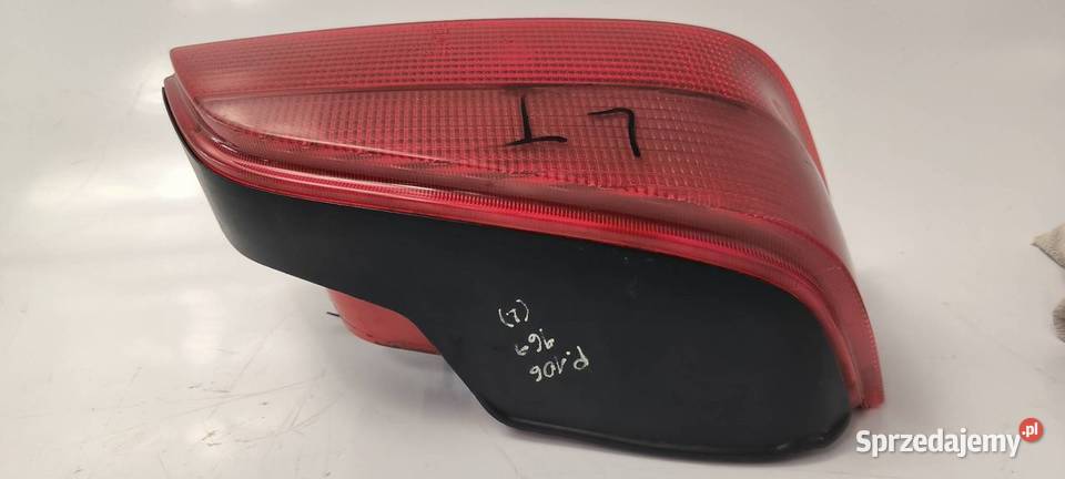 LAMPA LEWA TYŁ PEUGEOT 106