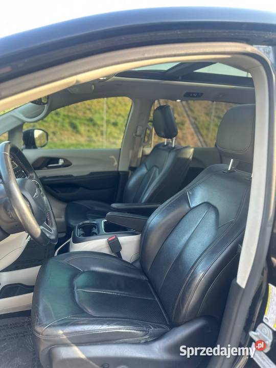 Chrysler Pacifica 2017 7 os dach monitory 130 mazowieckie Kałuszyn sprzedam