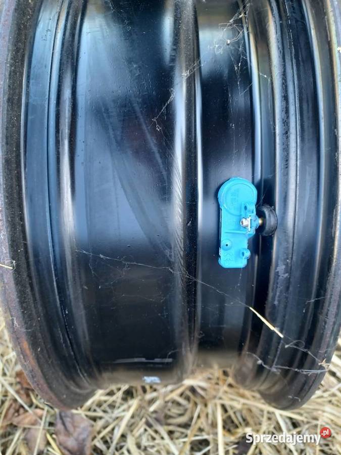 Felgi stalowe z kołpqkami Nowy Tomyśl