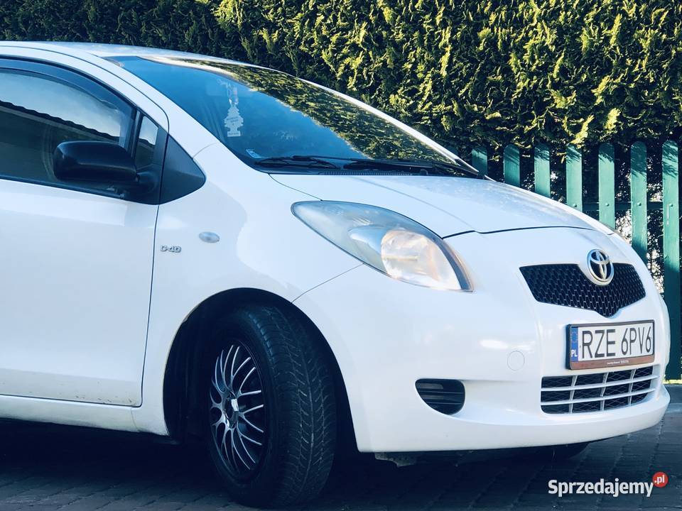 Toyota Yaris II 14D4D 90 biały akrylowy MEGA 295580km Toyota