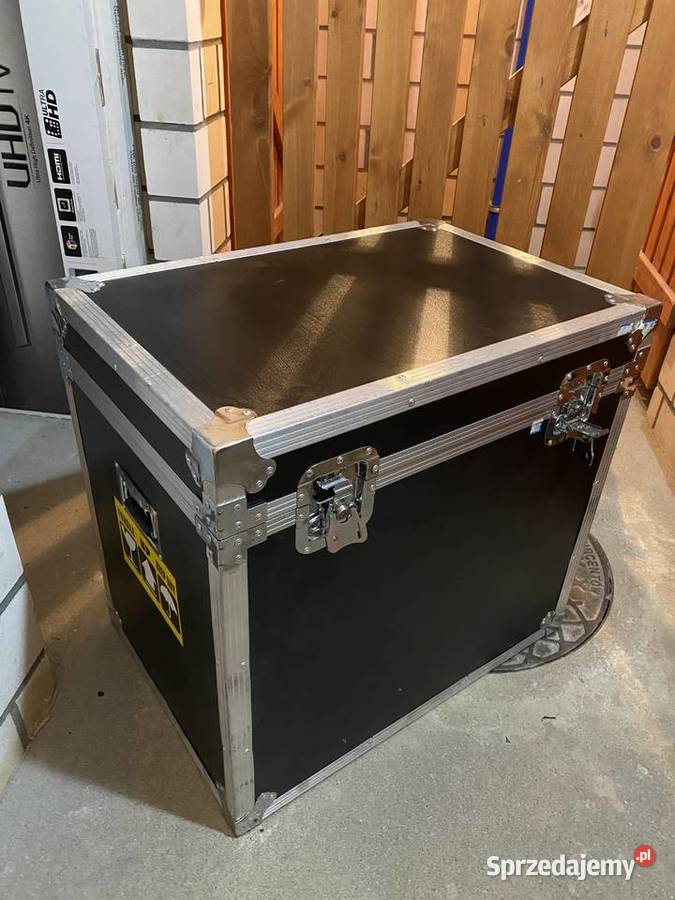 Ogromny metalowy kufer 67x46x64