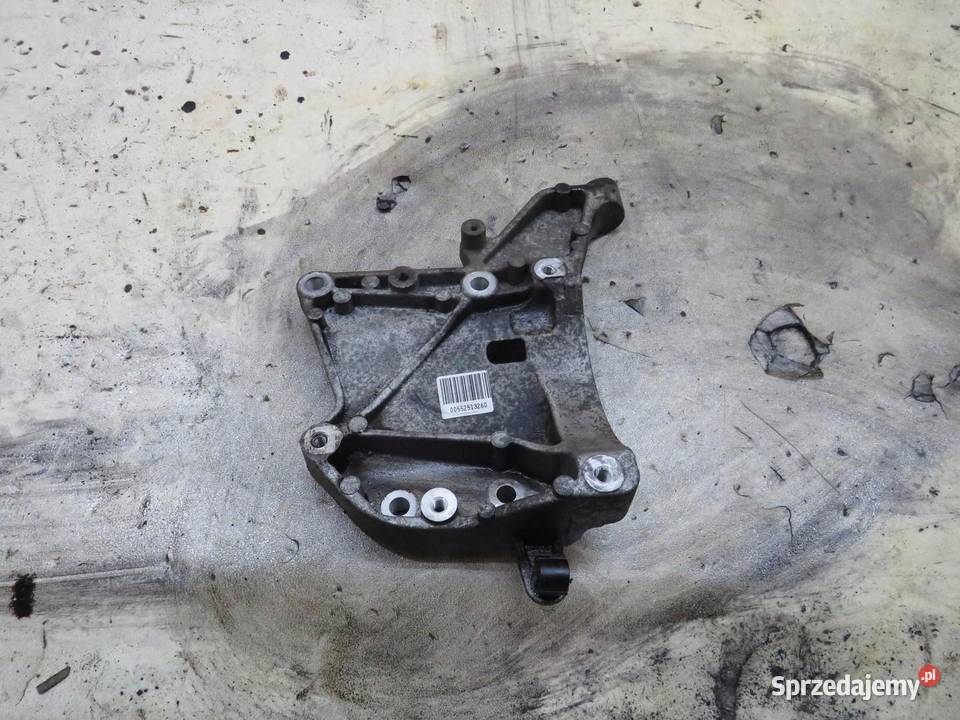 ŁAPA UCHWYT ALTERNATORA SUZUKI VITARA III 16 osobowe