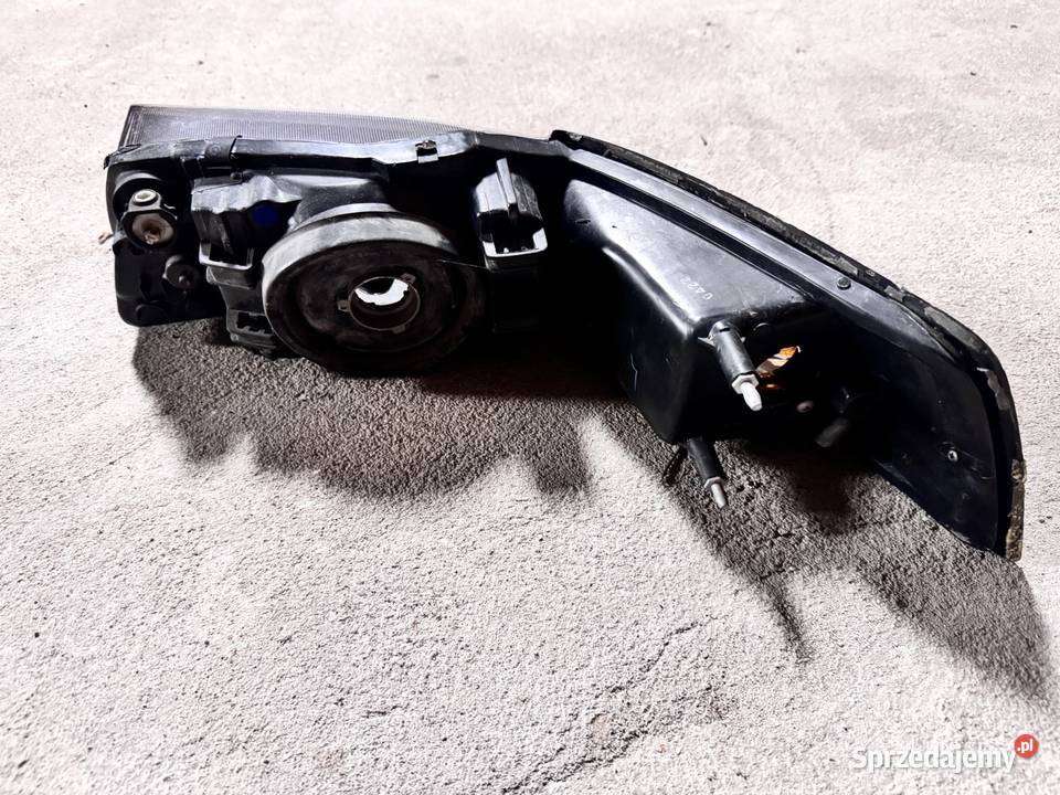 FORD MUSTANG SN95 20002004 LAMPA PRAWA sprzedam