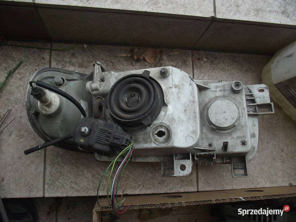 Reflektor z kierunkowskazem do Nissana Sereny Wrocław sprzedam