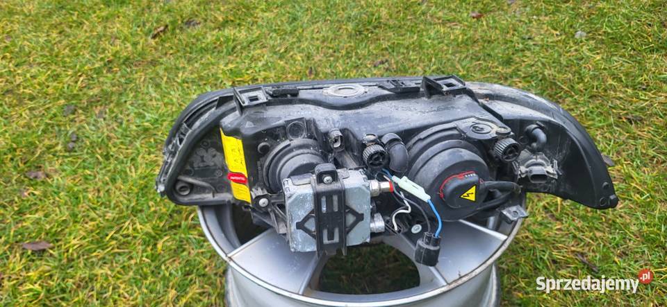 Sprzedam lampy xenon bmw e39 Narol