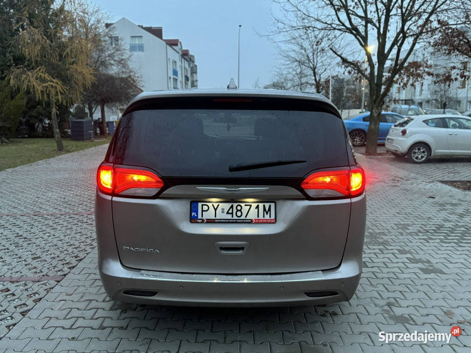 Chrysler Pacifica FV 23 Zadbany egzemplarz Poznań