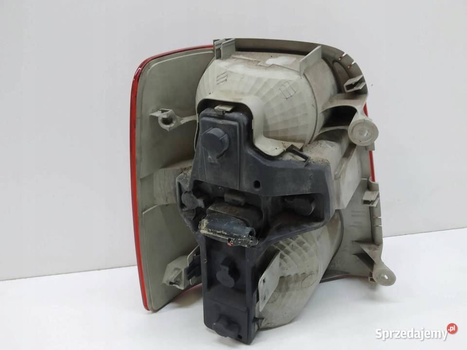 LAMPA TYŁ PRAWA EUROPA VW Volkswagen Touran I