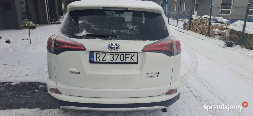 Toyota Rav 425 hybryda 442016 rocznik lakier metallic Rzeszów