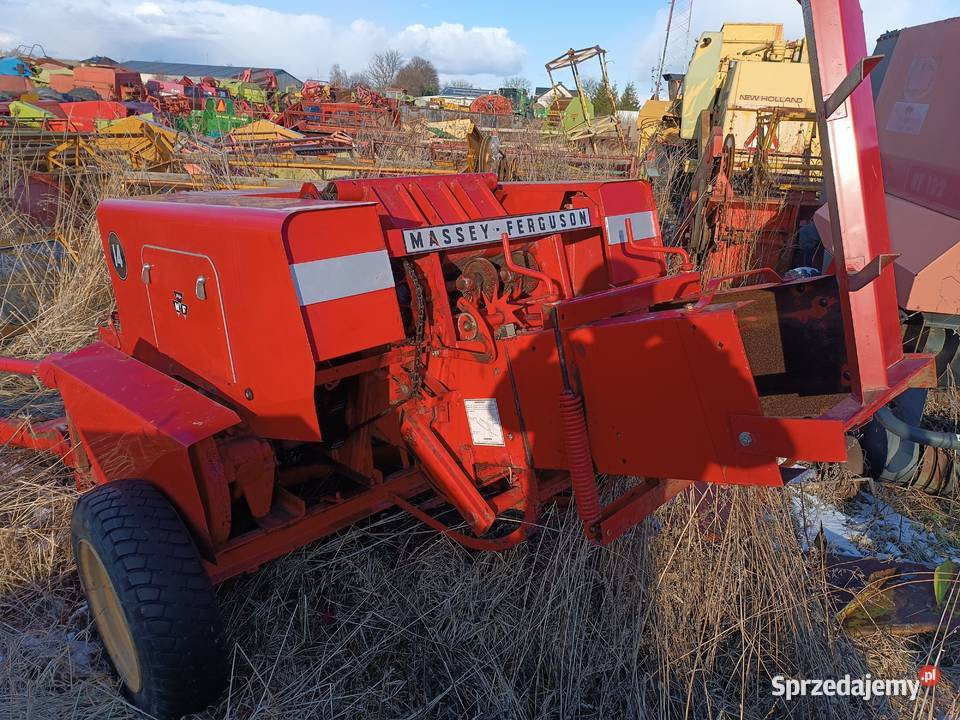 Prasa kostkującą Massey Ferguson 14 w idealnym Dragany