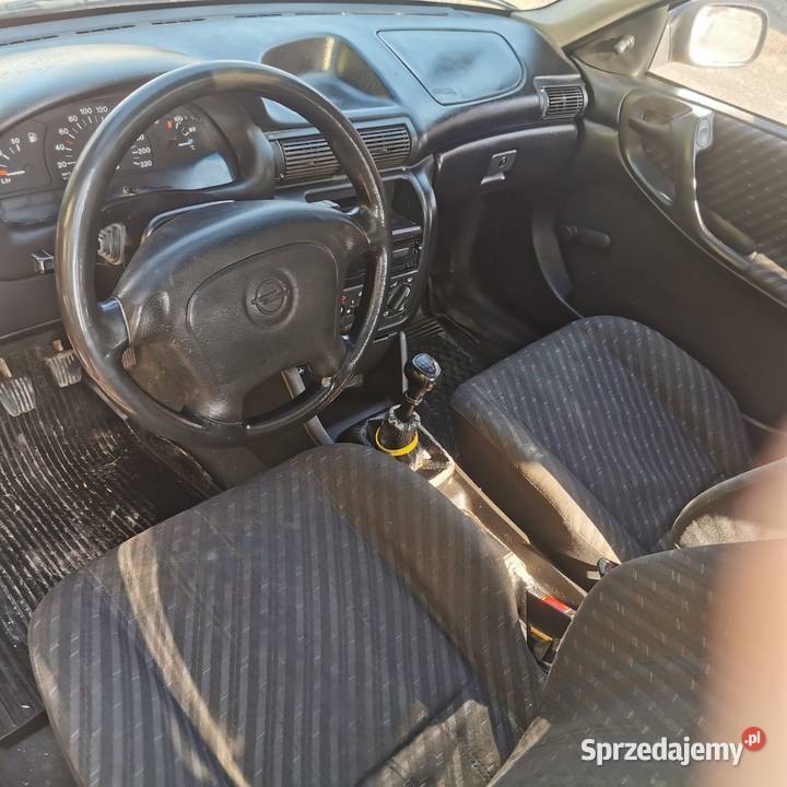 Ładny opel Astra f 14 8v z gazem okazja Bogoria