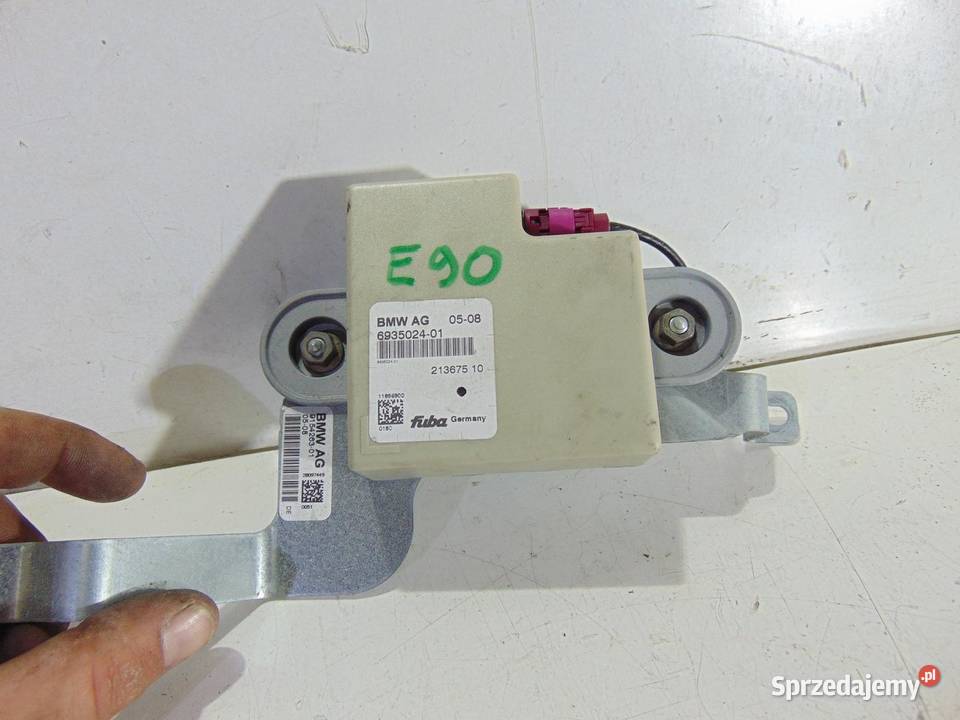 WZMACNIACZ ANTENY BMW E90 6935024