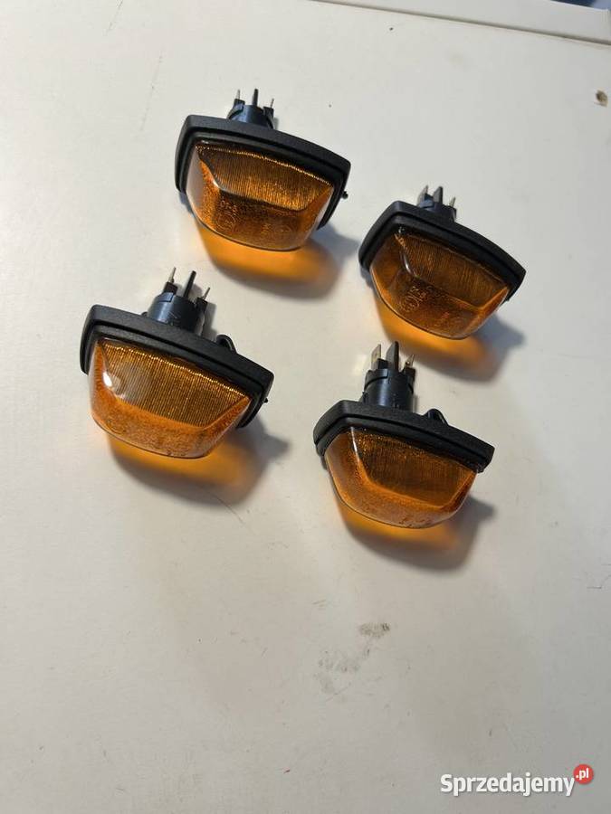 NOWY kierunkowskaz boczny pomarańczowy Fiat 126p osobowe Warszawa