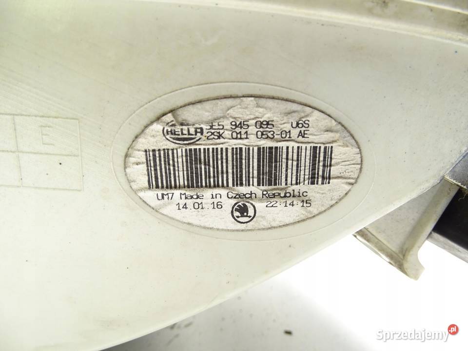 LAMPA LEWY TYŁ LEWA TYLNA W BŁOTNIK 5E5945095A sprzedam