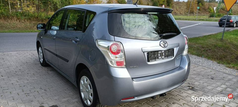 Toyota Verso zadbana 18l Benz Stare Budy