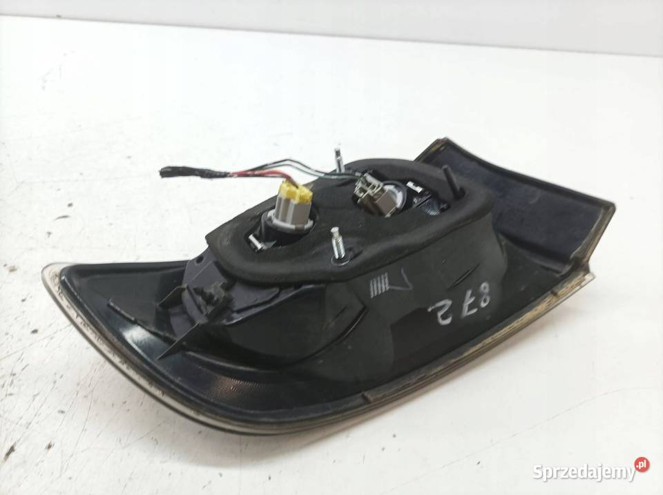 LAMPA TYŁ PRAWA LIFT FL Mazda 3 I 20032009