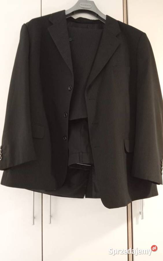 Sprzedam Garnitur Czarny Z Niebieską Nitka