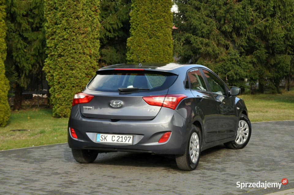 Hyundai i30 14i100LiftLedKlimatyzacjaWelurI lakier metallic