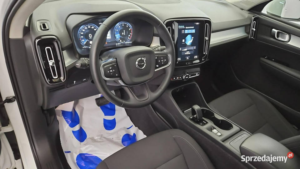 Volvo XC 40 T3 Momentum Pro Z Polskiego Salonu biały Warszawa