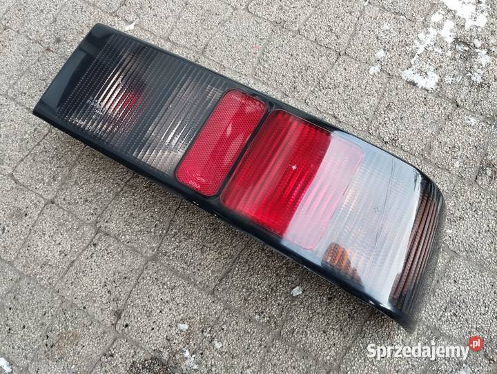 Lampa Ford Sierra prawy tył Sedan Black wkład Kamieniec