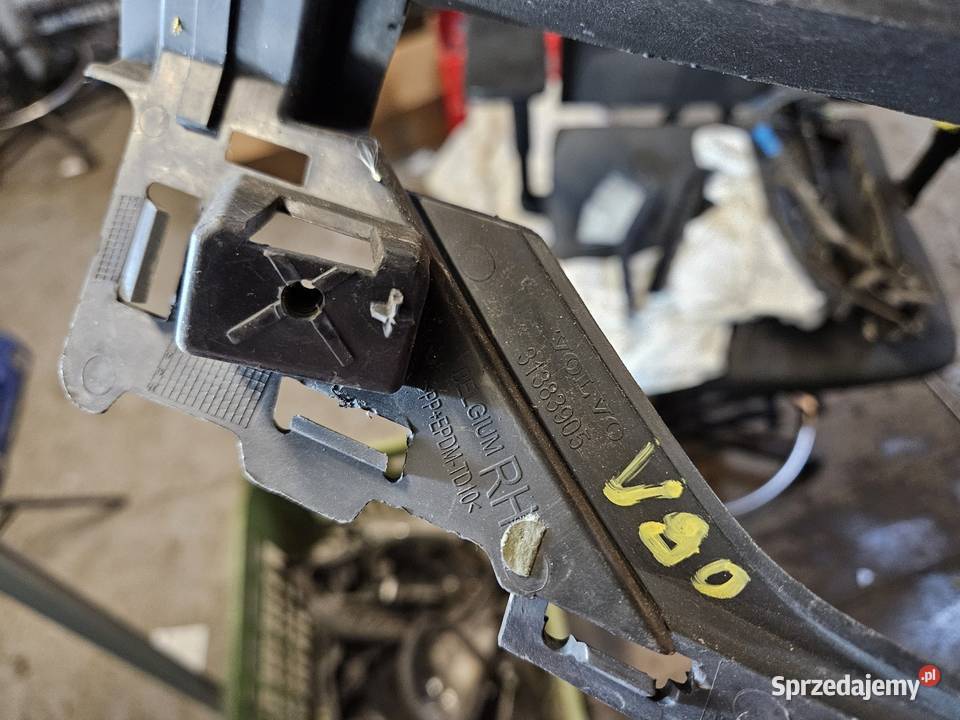 VOLVO V90 S90 16 ŚLIZG MOCOWANIE HALOGENU PRAWY osobowe Międzychód