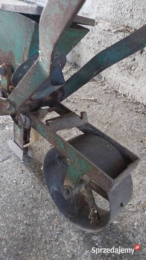 Siewnik siewniczek do warzyw ręczny ważywek Kutno