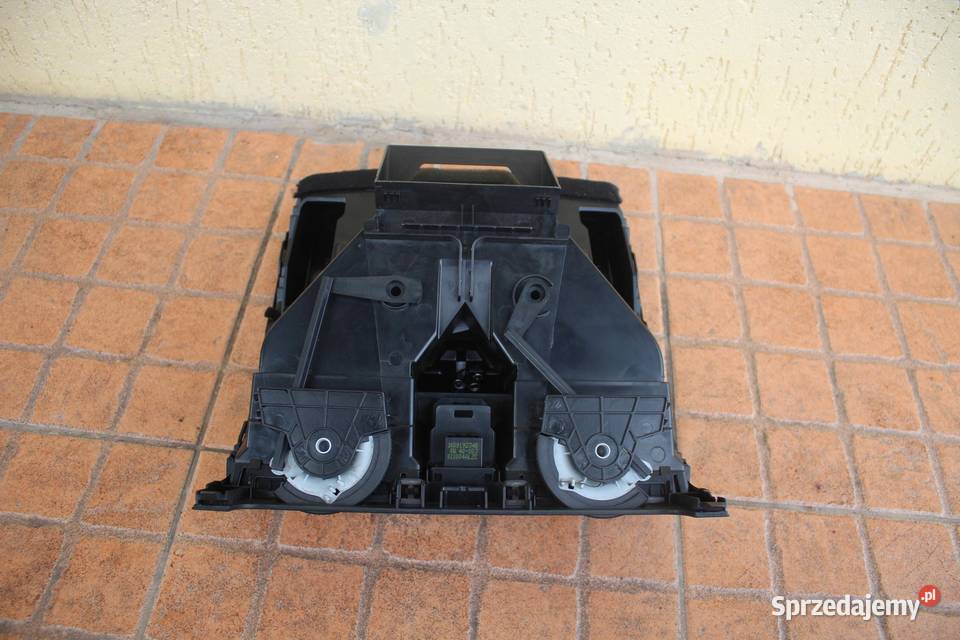 KRATKA NAWIEWU ŚRODKOWA VW GOLF V 1K0819743