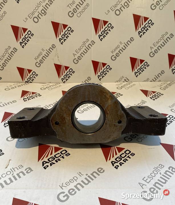 Podpora osi AGCO Massey Ferguson 4284195M12 nieuszkodzony