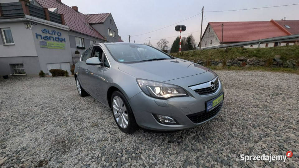 Opel Astra 14 benzyna 140 Cosmo J 20092019 światła do jazdy dziennej dolnośląskie Kamienna Góra
