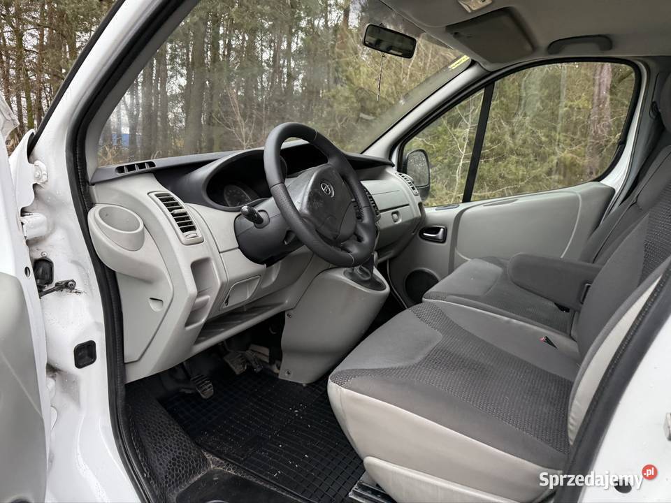 Opel Vivaro A 20 Dci Lift Long 9 Osobowy Renault Rok produkcji 2011 Kłobuck