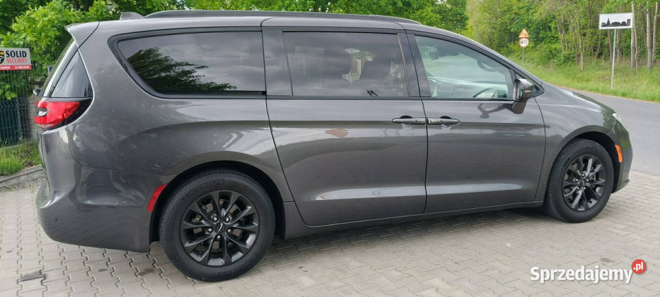 Chrysler Pacifica Wersja S 17 nowy Rok produkcji 2021 Stare Budy