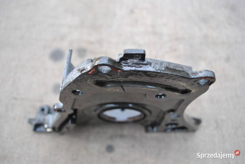 Pokrywa silnika z napinaczem łańcucha 19DCi